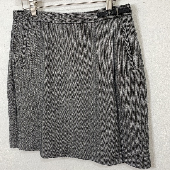 L.L. Bean Classic Fit black/white herringbone design, faux wrap short skirt - Picture 2 of 9